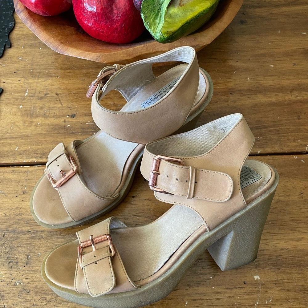 Stylish Tan Sandals with Buckle Detail